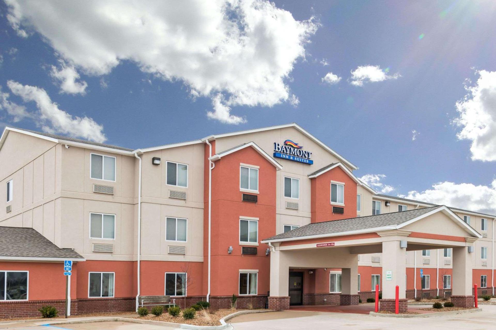 Baymont by Wyndham Fulton photo 1