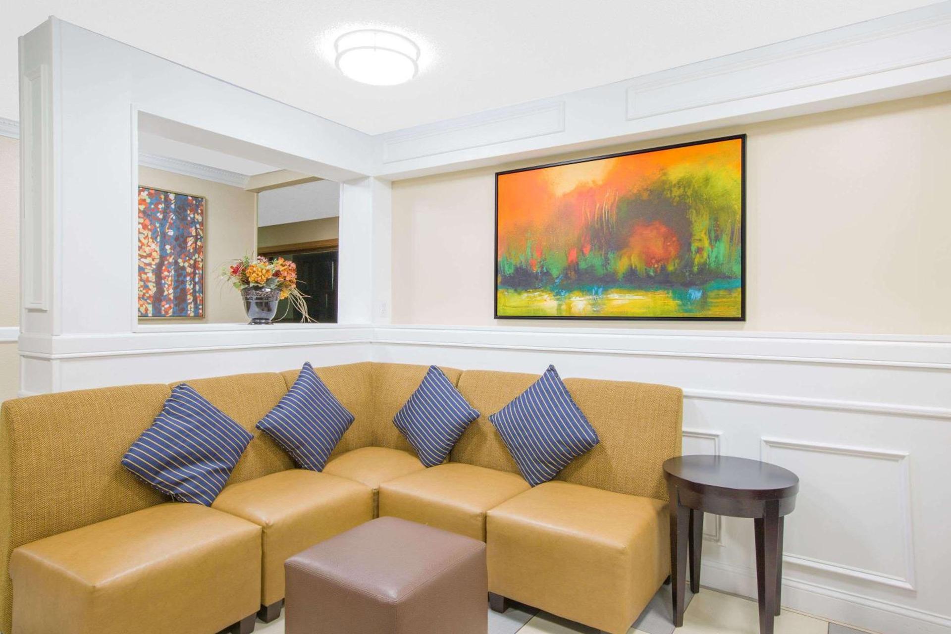 Baymont by Wyndham Ames photo 3