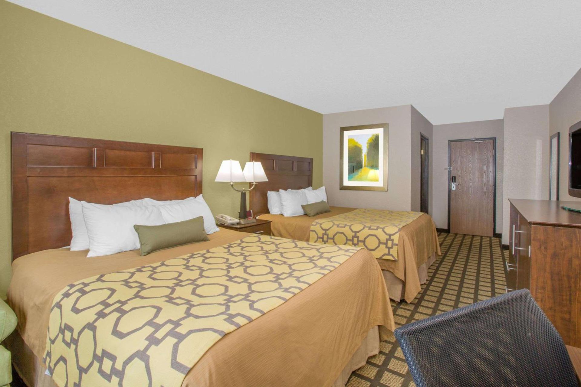 Baymont by Wyndham Ames photo 10