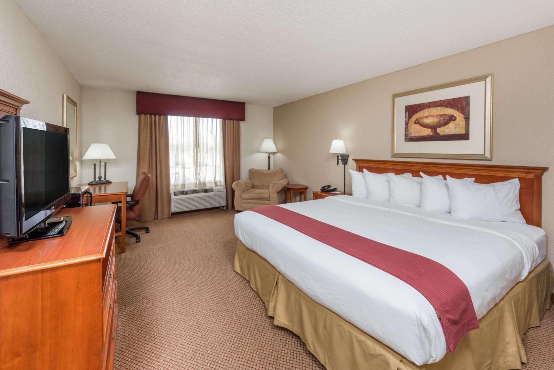 Seasons Inn & Suites Highland photo 28