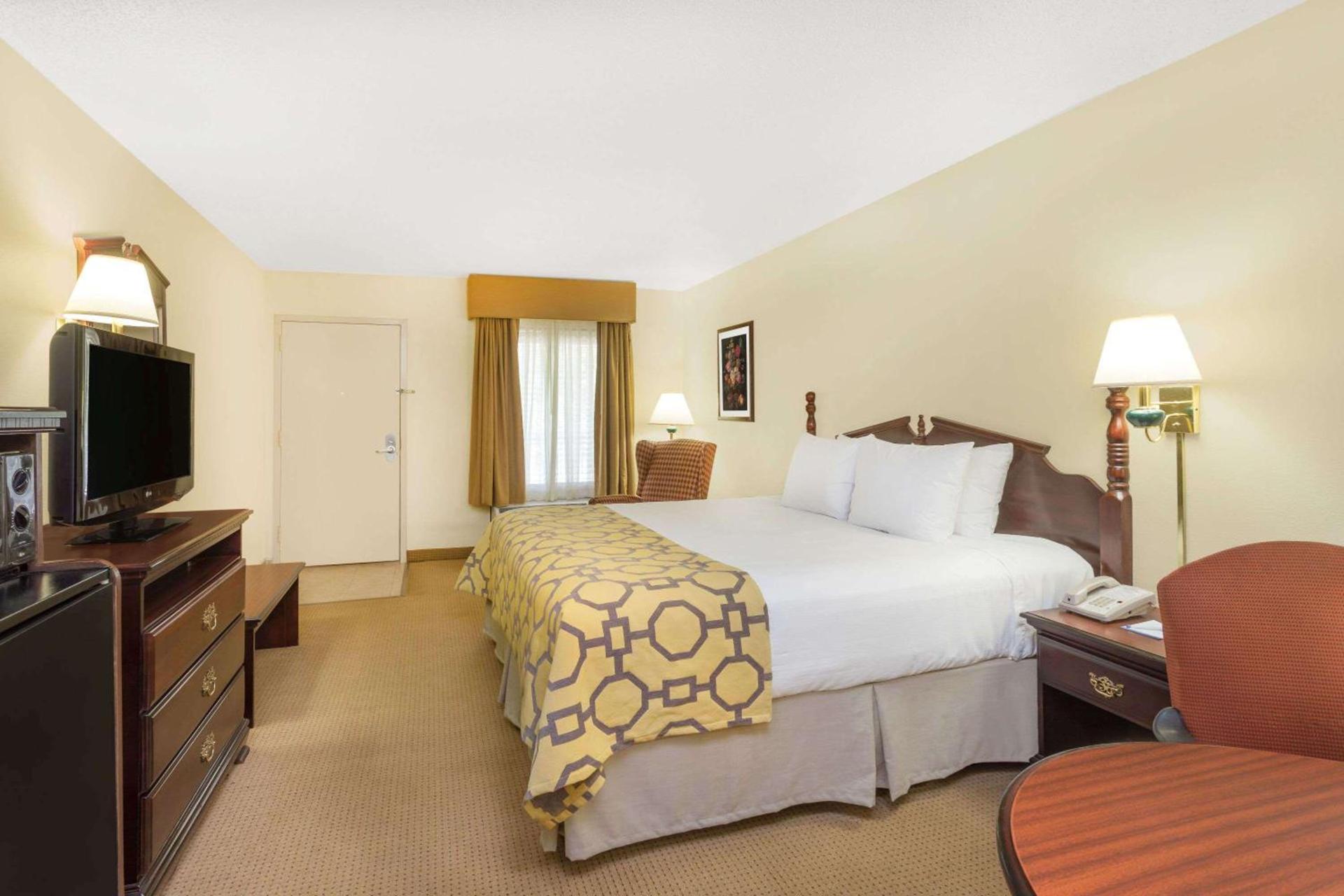 Baymont by Wyndham Griffin photo 18