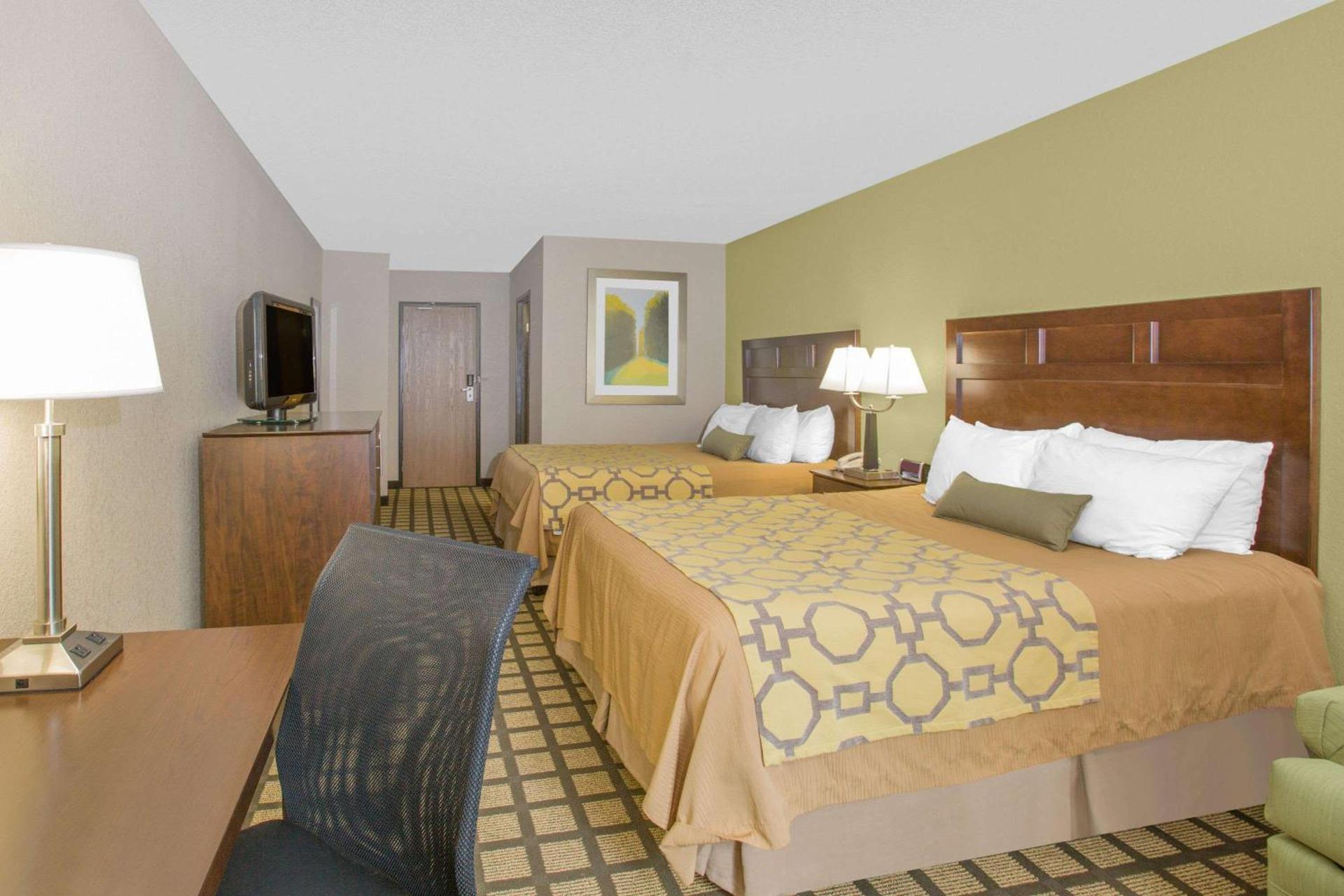 Baymont by Wyndham Ames photo 8