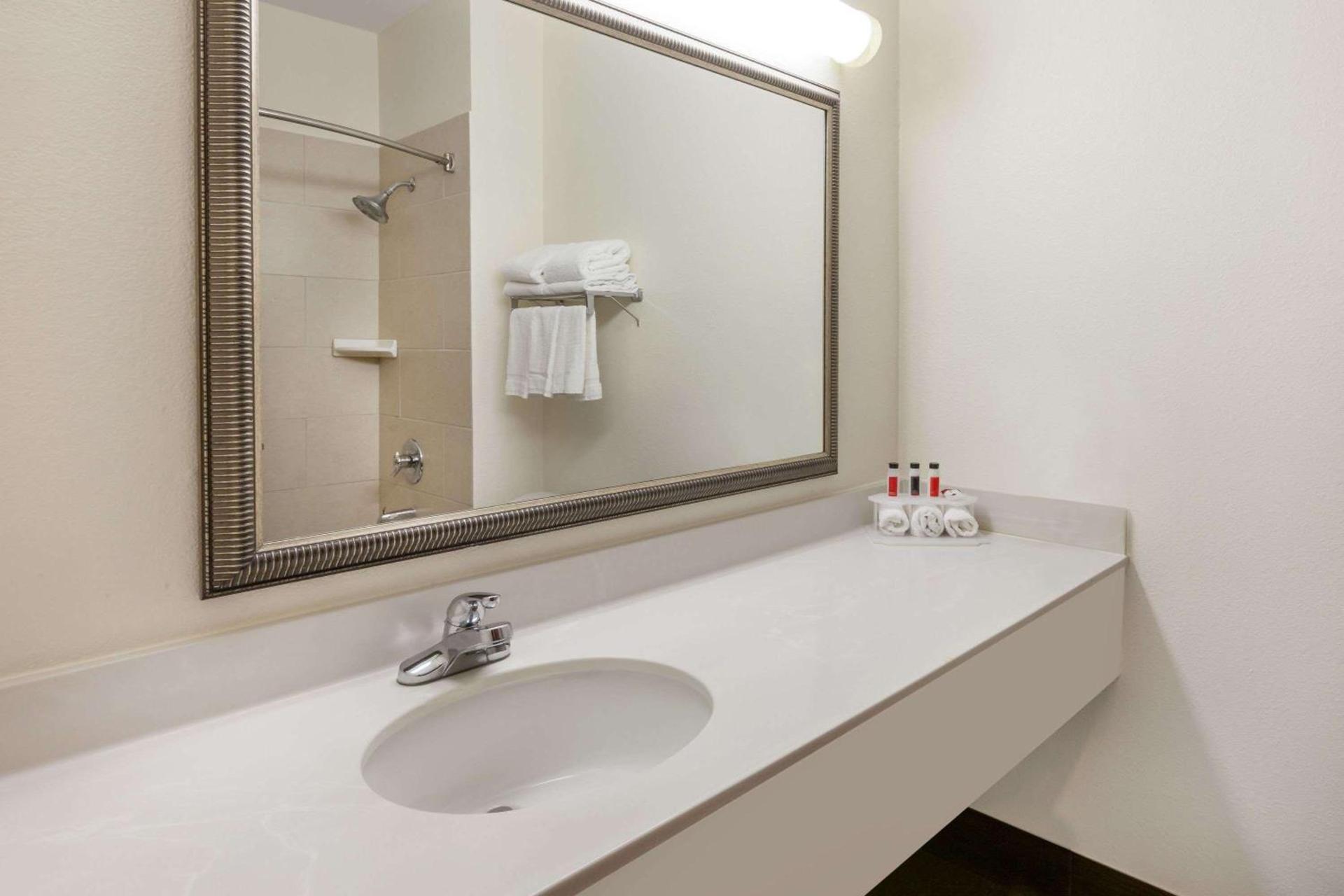 Baymont by Wyndham Chelsea photo 34