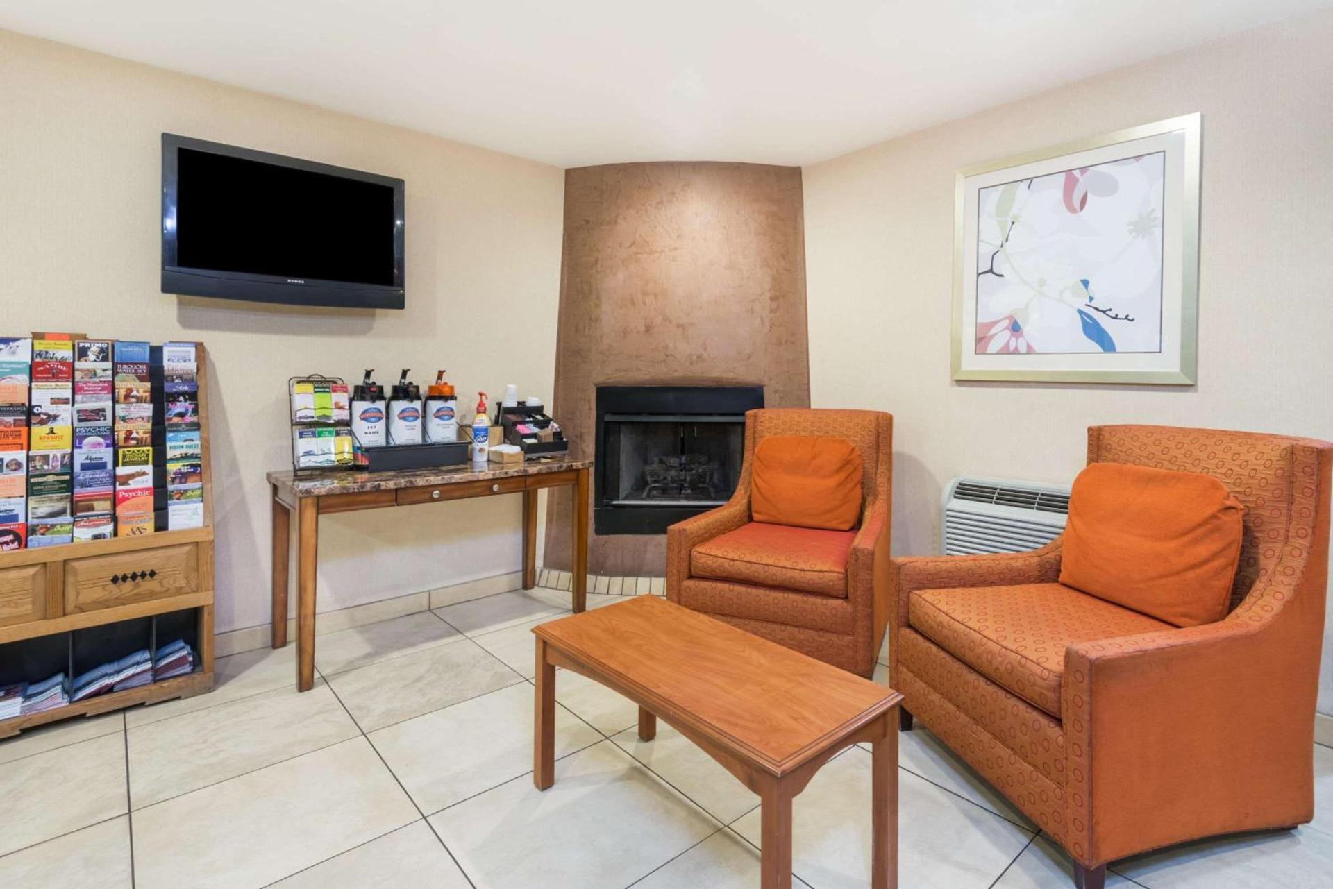 Baymont by Wyndham Santa Fe photo 2