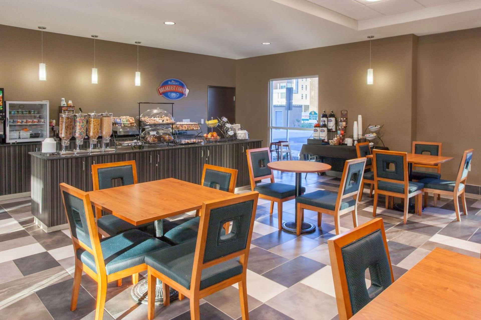 Baymont by Wyndham Grand Forks photo 37