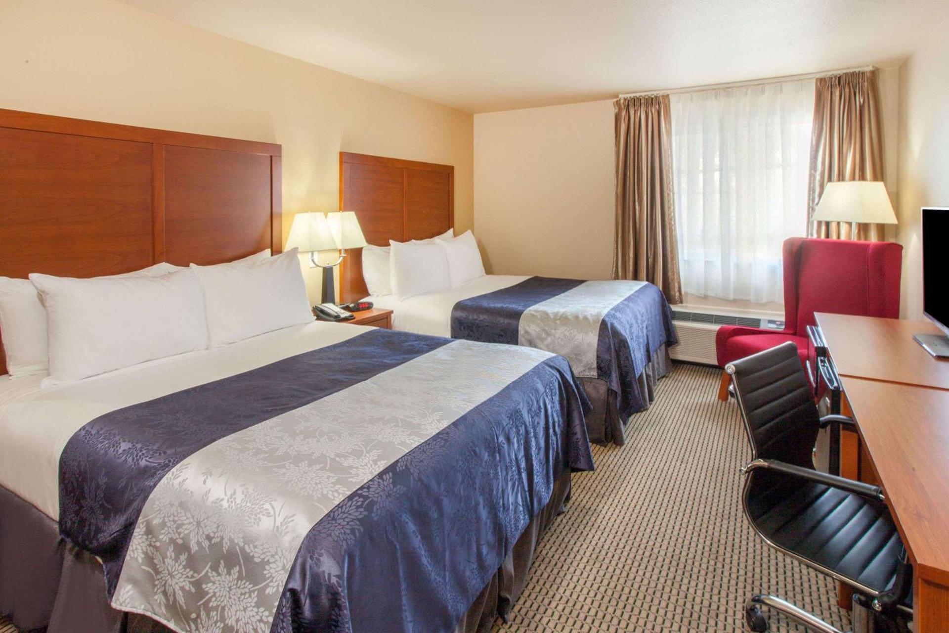Baymont by Wyndham Grand Forks photo 36