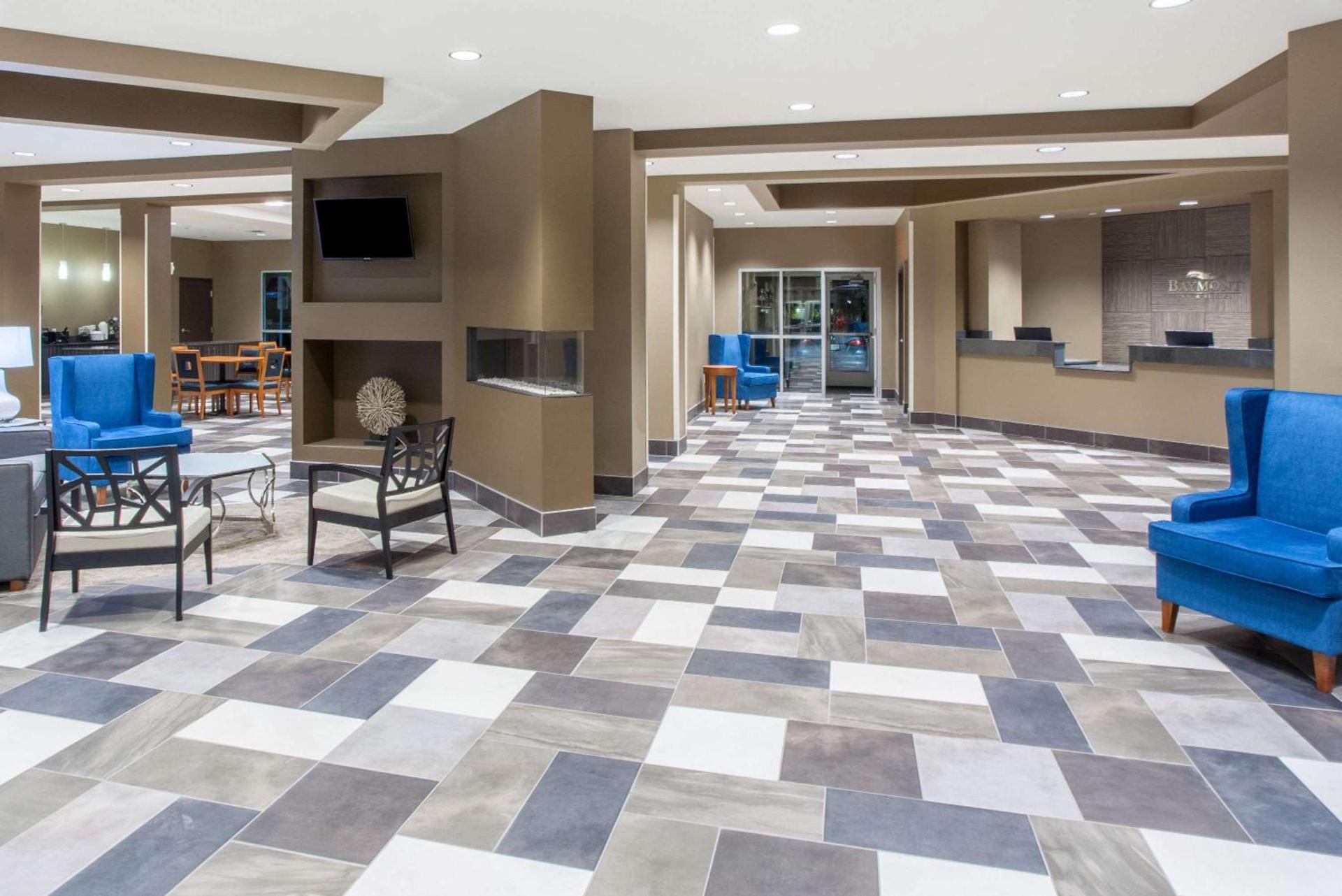 Baymont by Wyndham Grand Forks photo 35