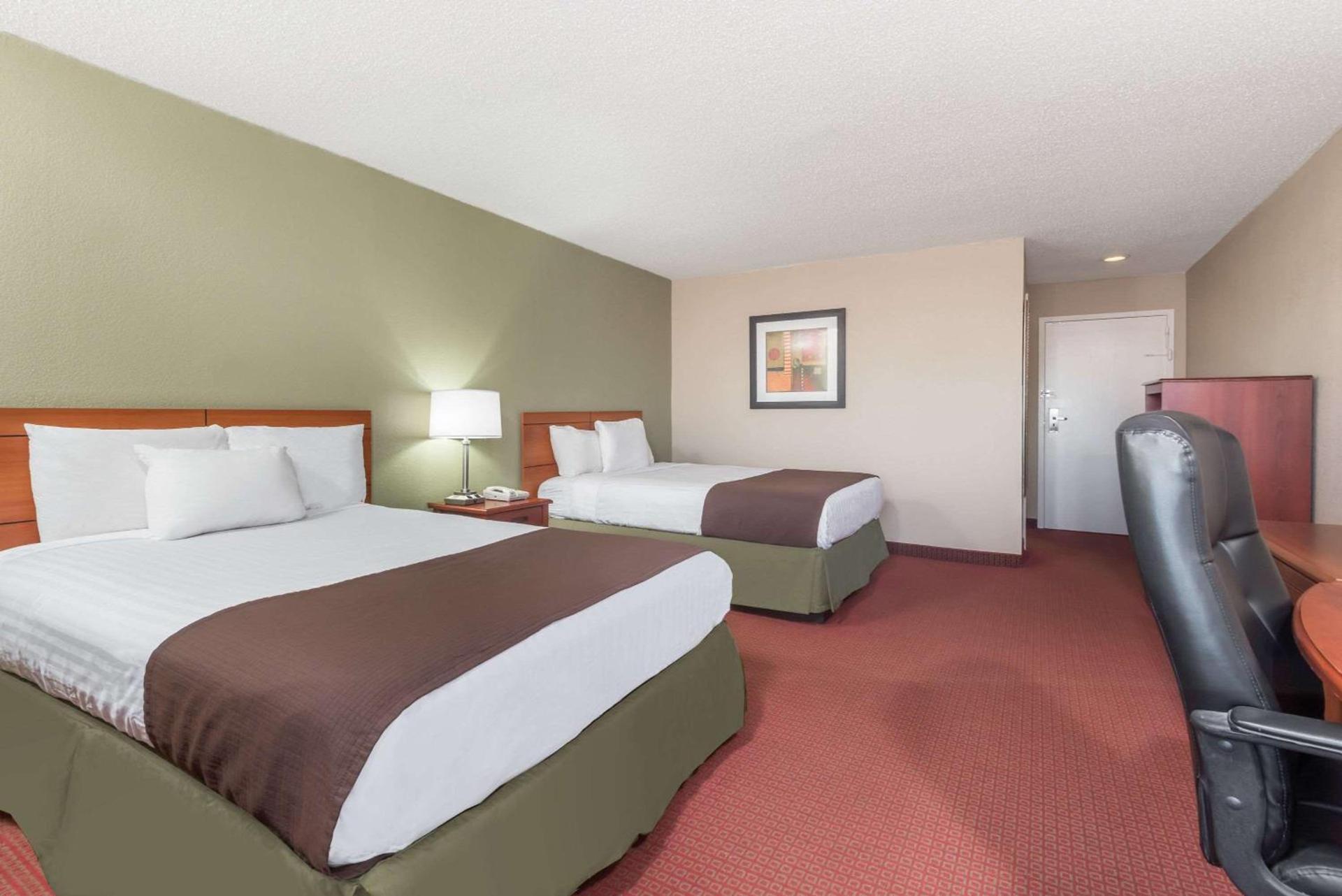 Baymont by Wyndham Kokomo photo 8