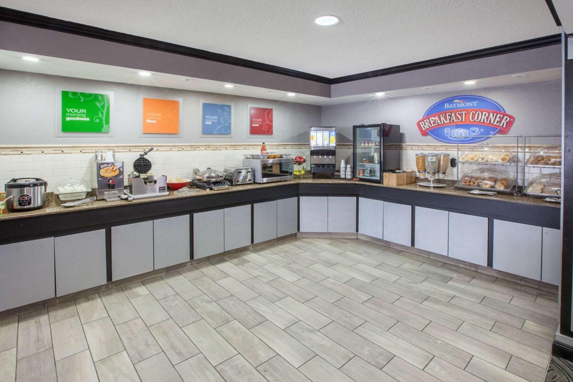 Americas Best Value Inn Canton photo 11