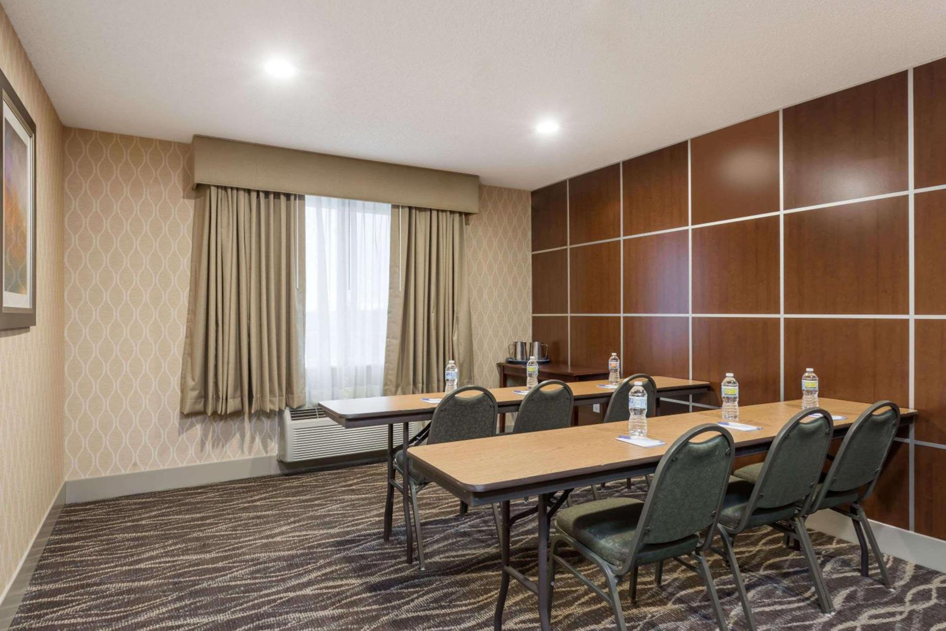 Baymont by Wyndham Fulton photo 11