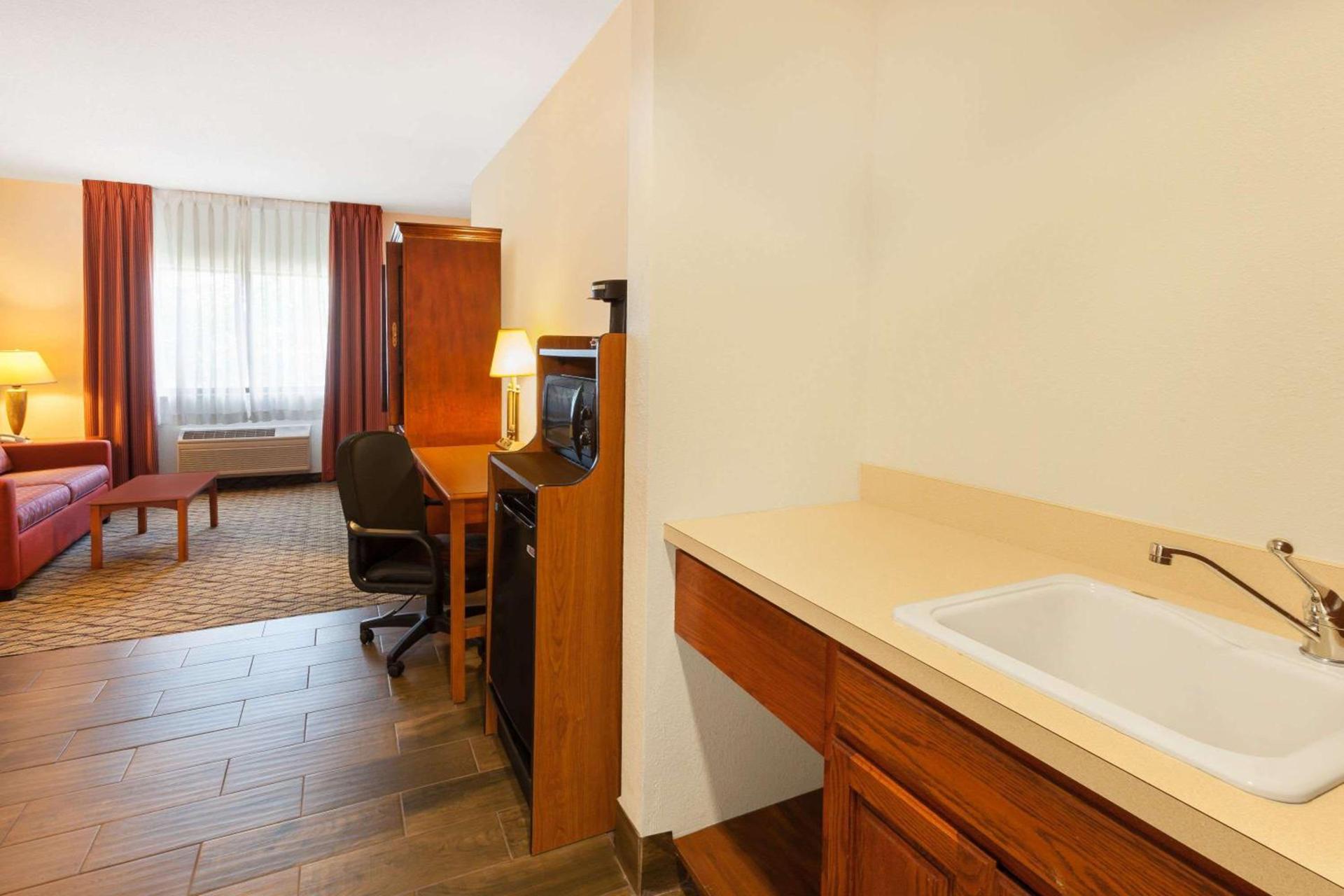Baymont by Wyndham Chelsea photo 31