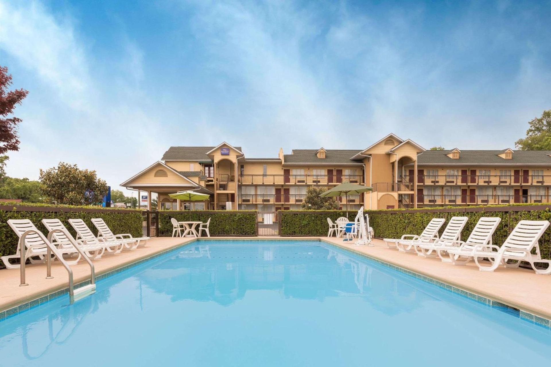 Baymont by Wyndham Sevierville Pigeon Forge photo 52