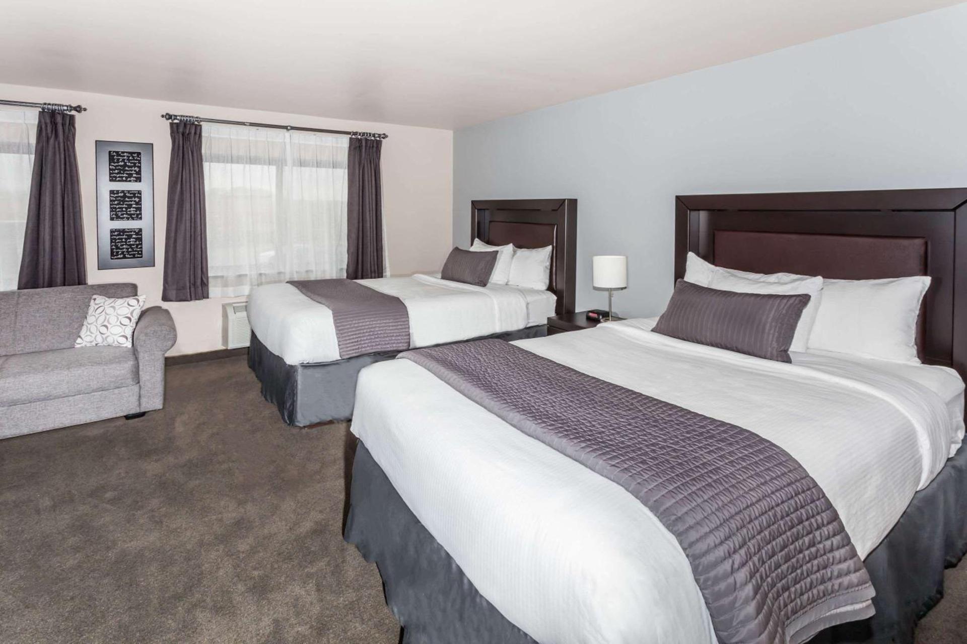 Baymont by Wyndham Glenview photo 31