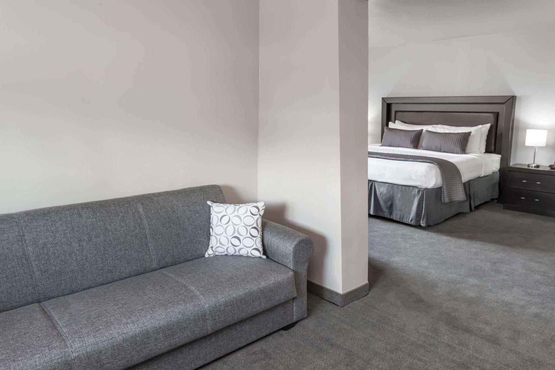 Baymont by Wyndham Glenview photo 29