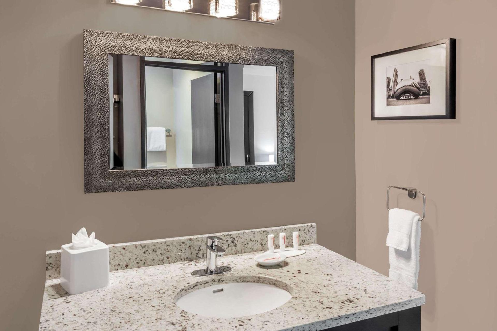 Baymont by Wyndham Glenview photo 28