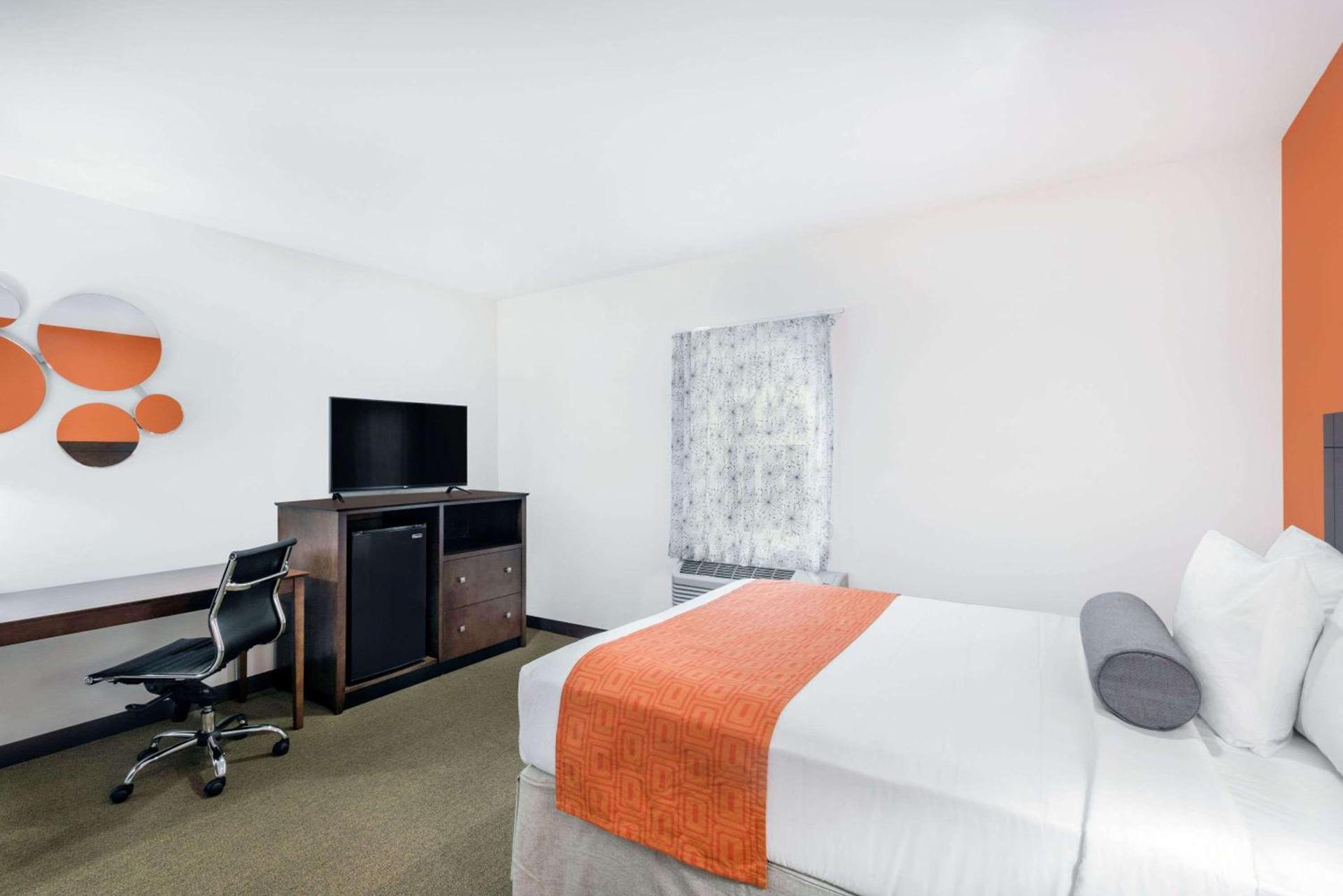 Howard Johnson by Wyndham Quincy/ Boston photo 8