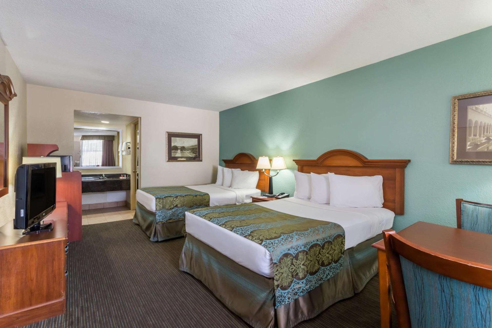 Baymont by Wyndham Sarasota photo 42