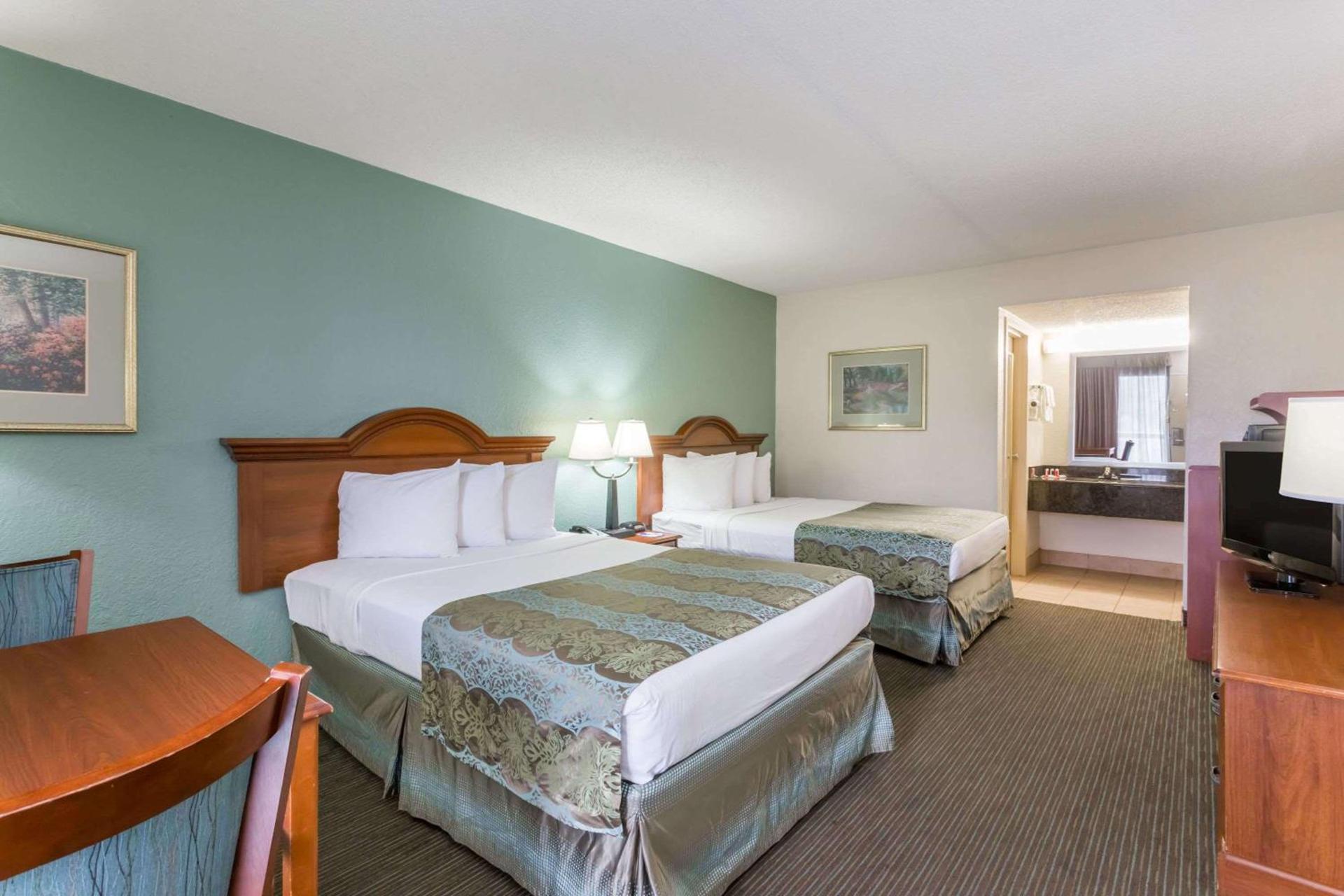 Baymont by Wyndham Sarasota photo 41