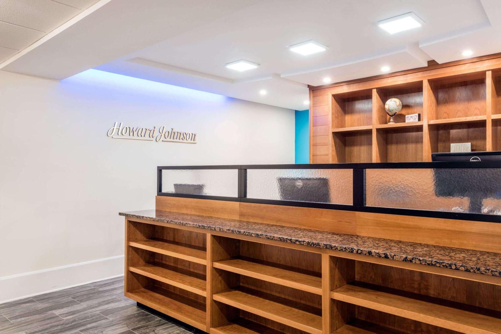 Howard Johnson by Wyndham Quincy/ Boston photo 2