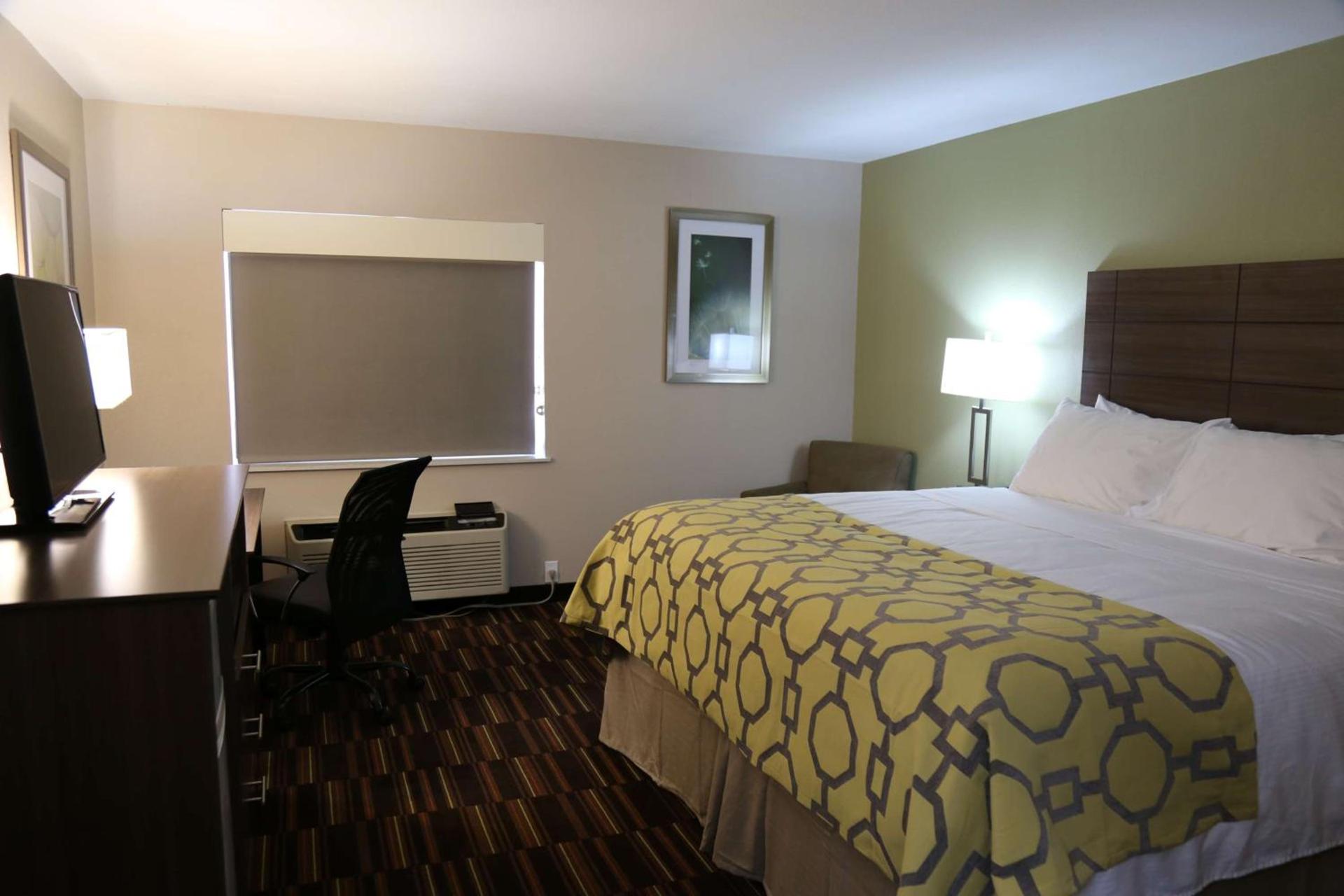 Baymont by Wyndham Plano photo 56