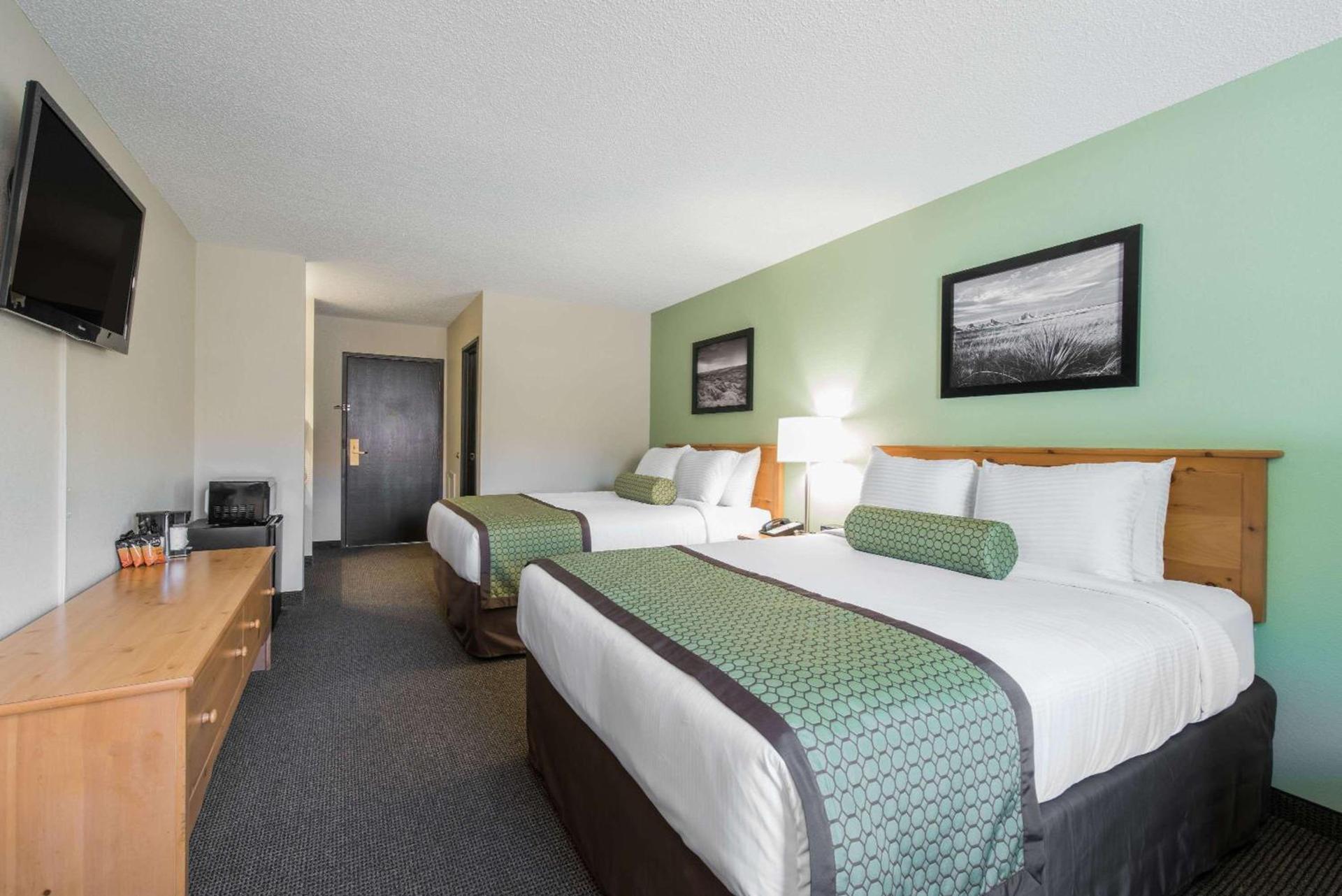 Baymont by Wyndham Pierre photo 34