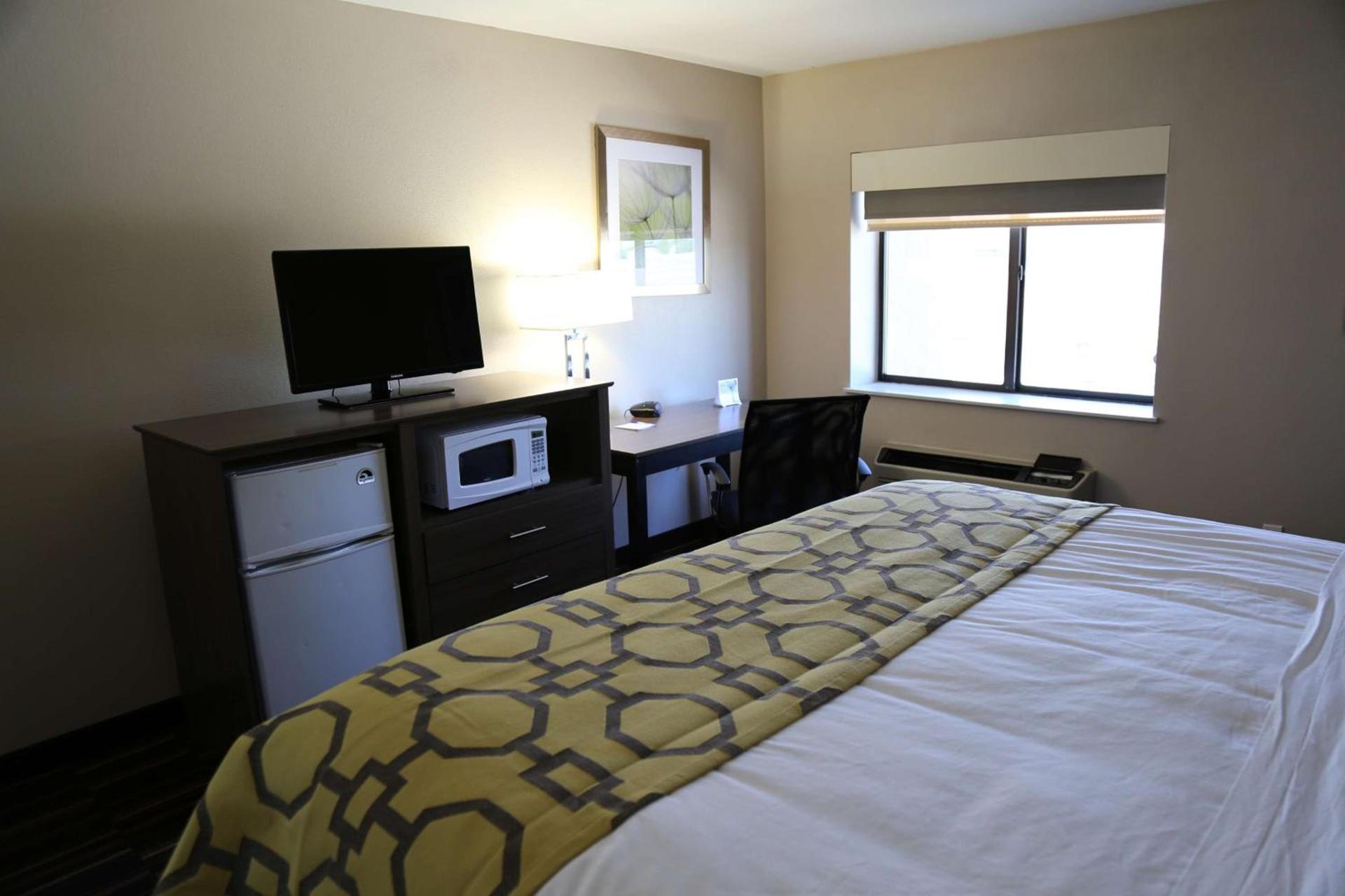 Baymont by Wyndham Plano photo 55