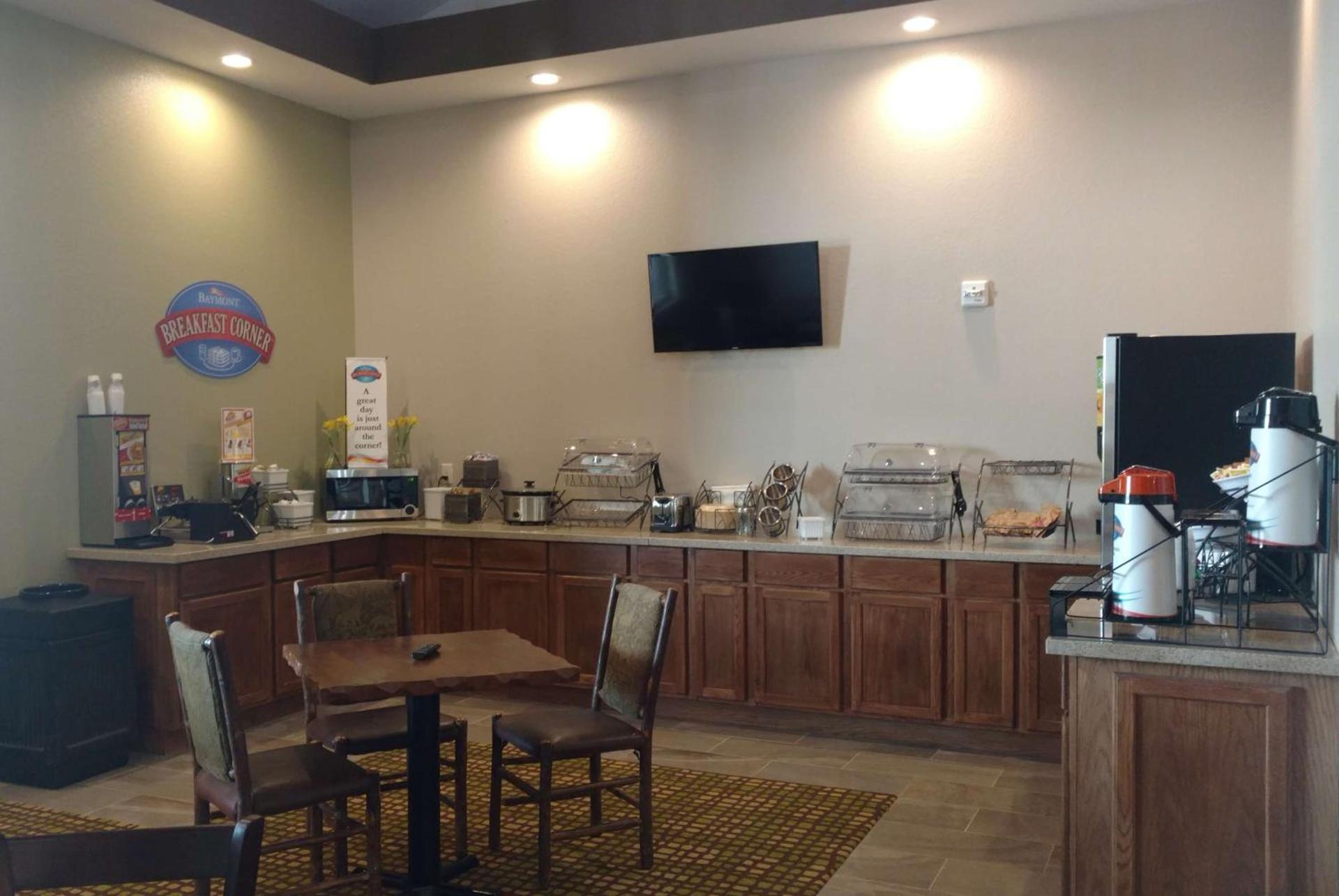 Baymont by Wyndham Oacoma photo 13