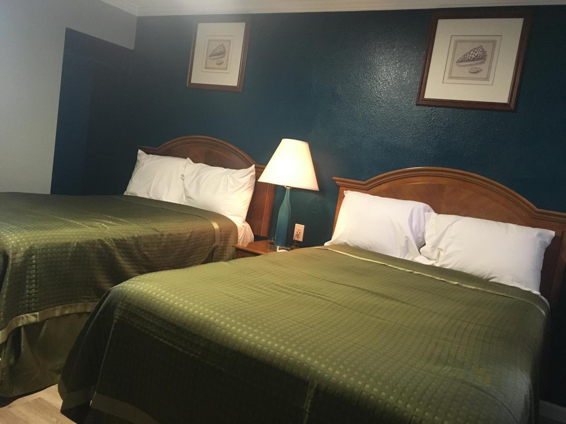 Aristocrat Motel photo 14