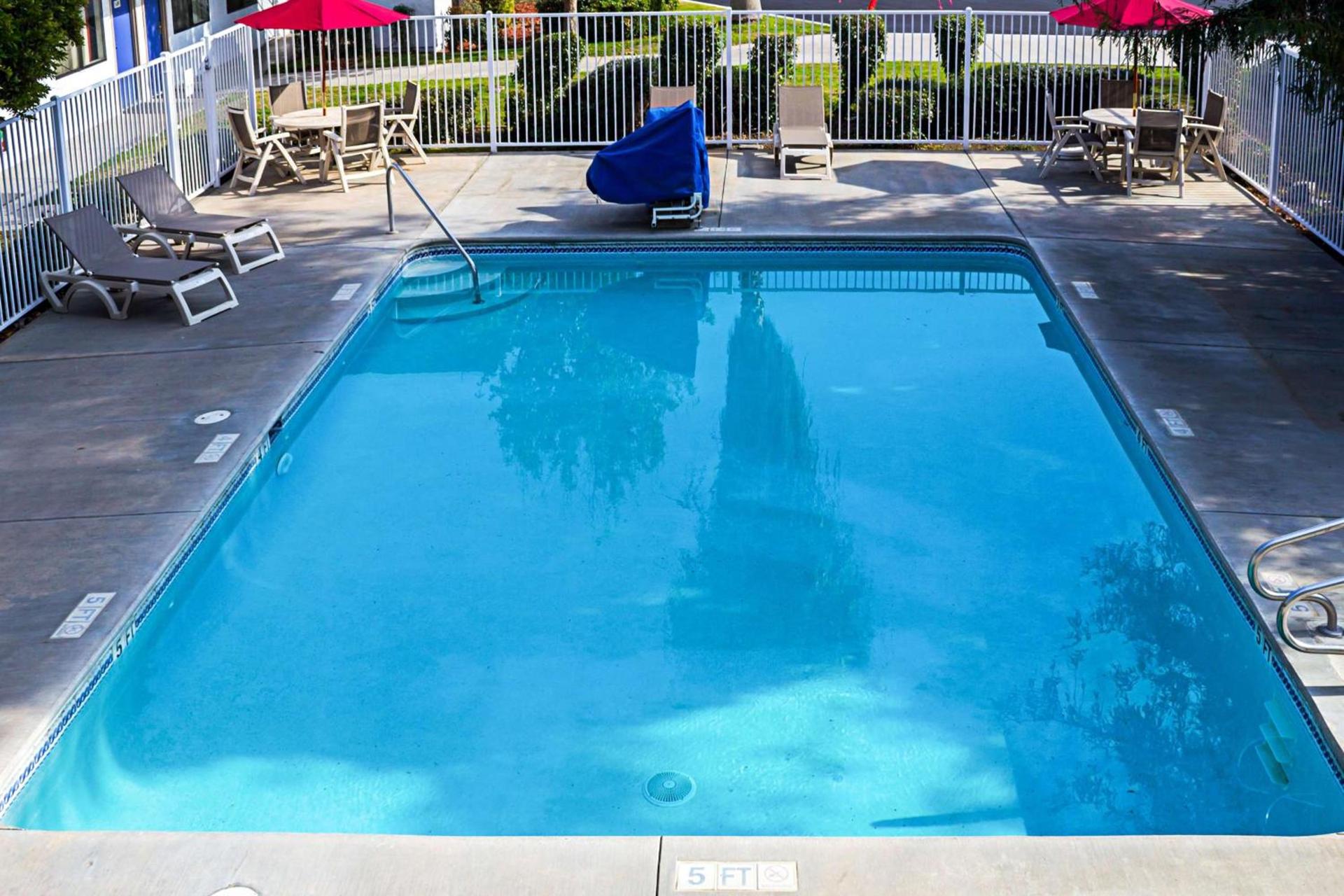 Motel 6-Porterville, CA photo 24