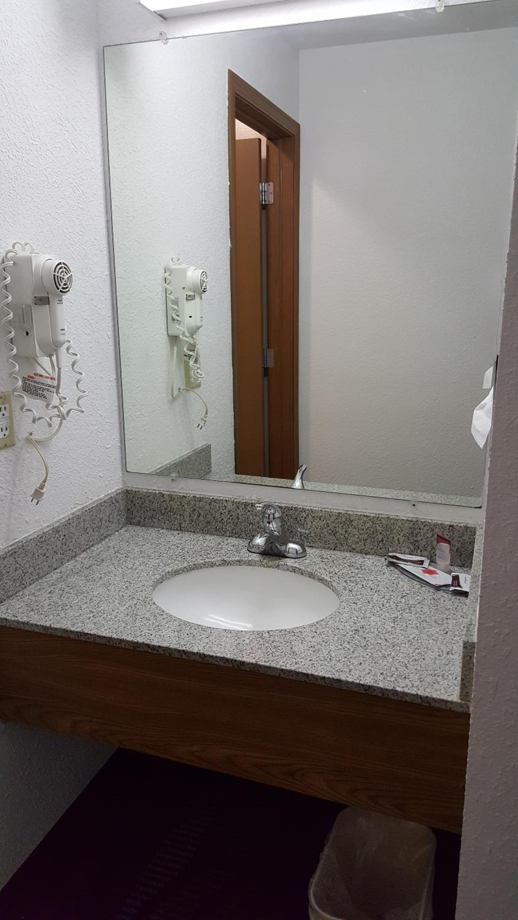 Horizon Inn photo 40