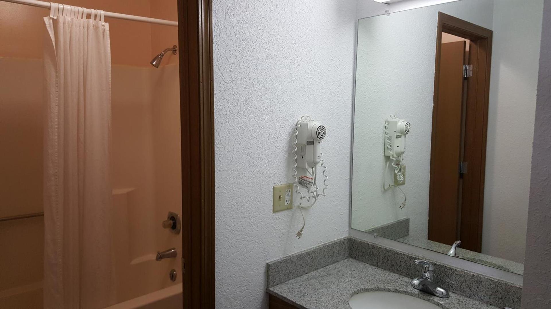 Horizon Inn photo 41