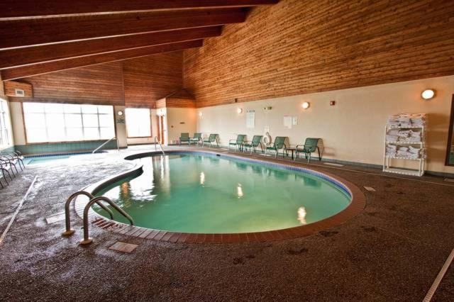 Cove Point Lodge photo 5