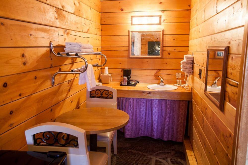 Bryce Gateway inn Cabins photo 8