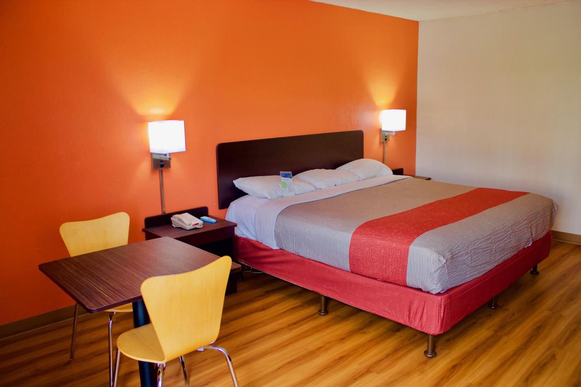 Motel 6-New Stanton, PA photo 9