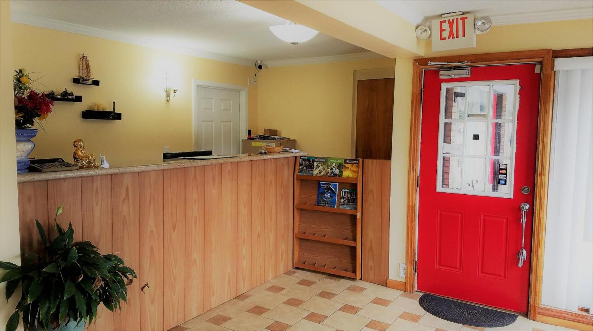 Roadway Inn Troy photo 19