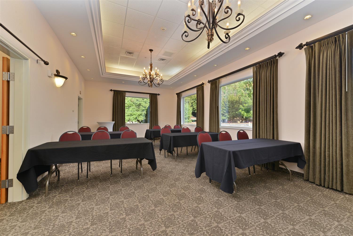 Best Western Lodge at River's Edge photo 41