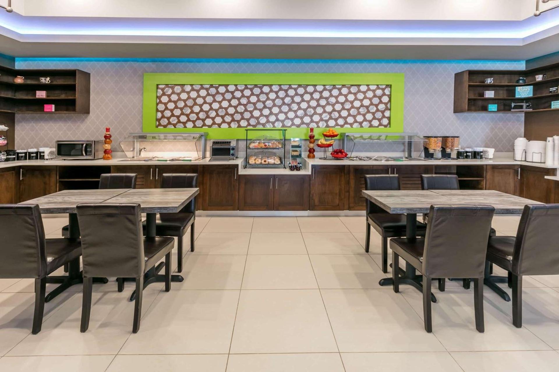 Ramada by Wyndham El Paso photo 18