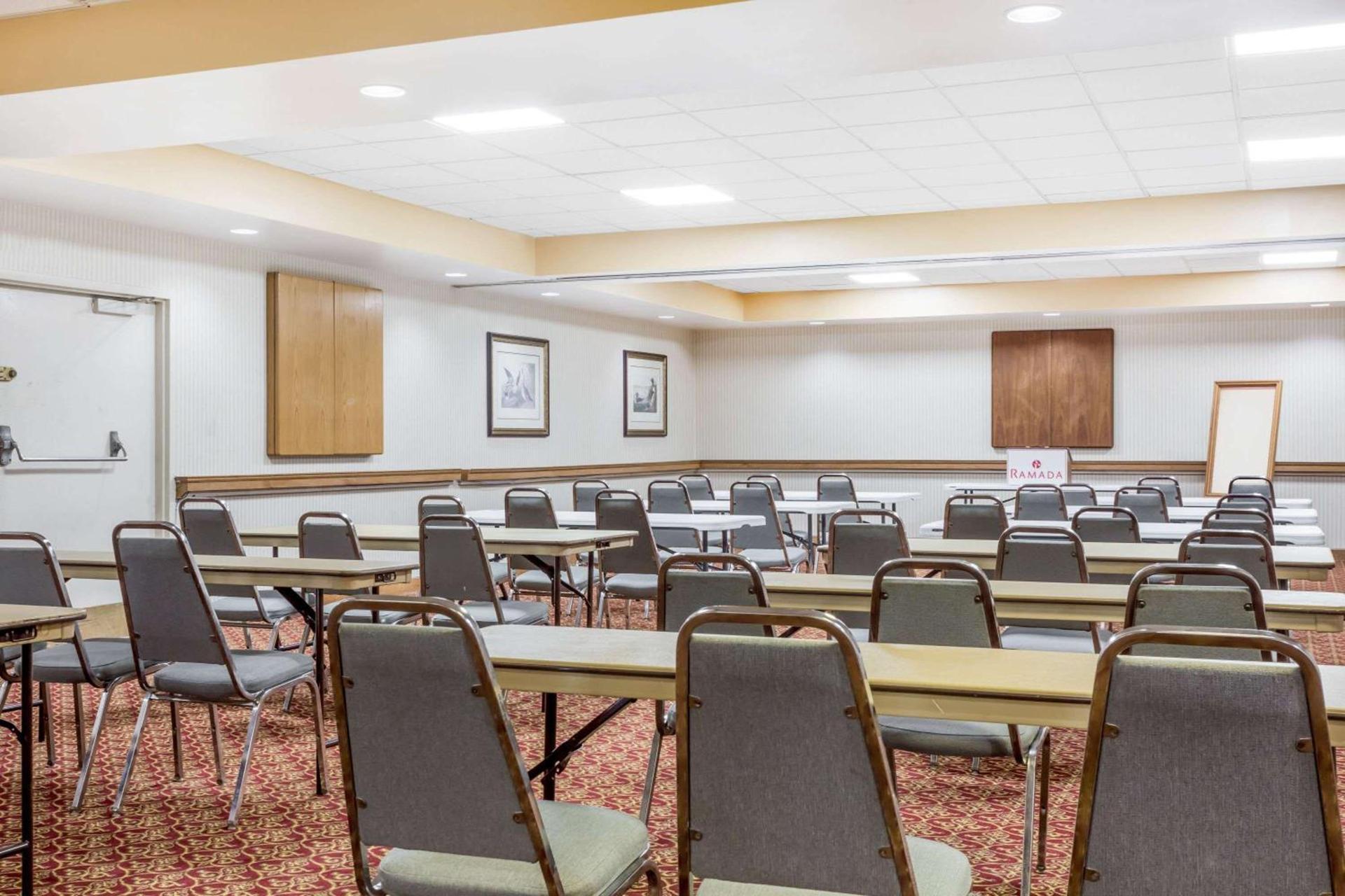Ramada by Wyndham Macon photo 10