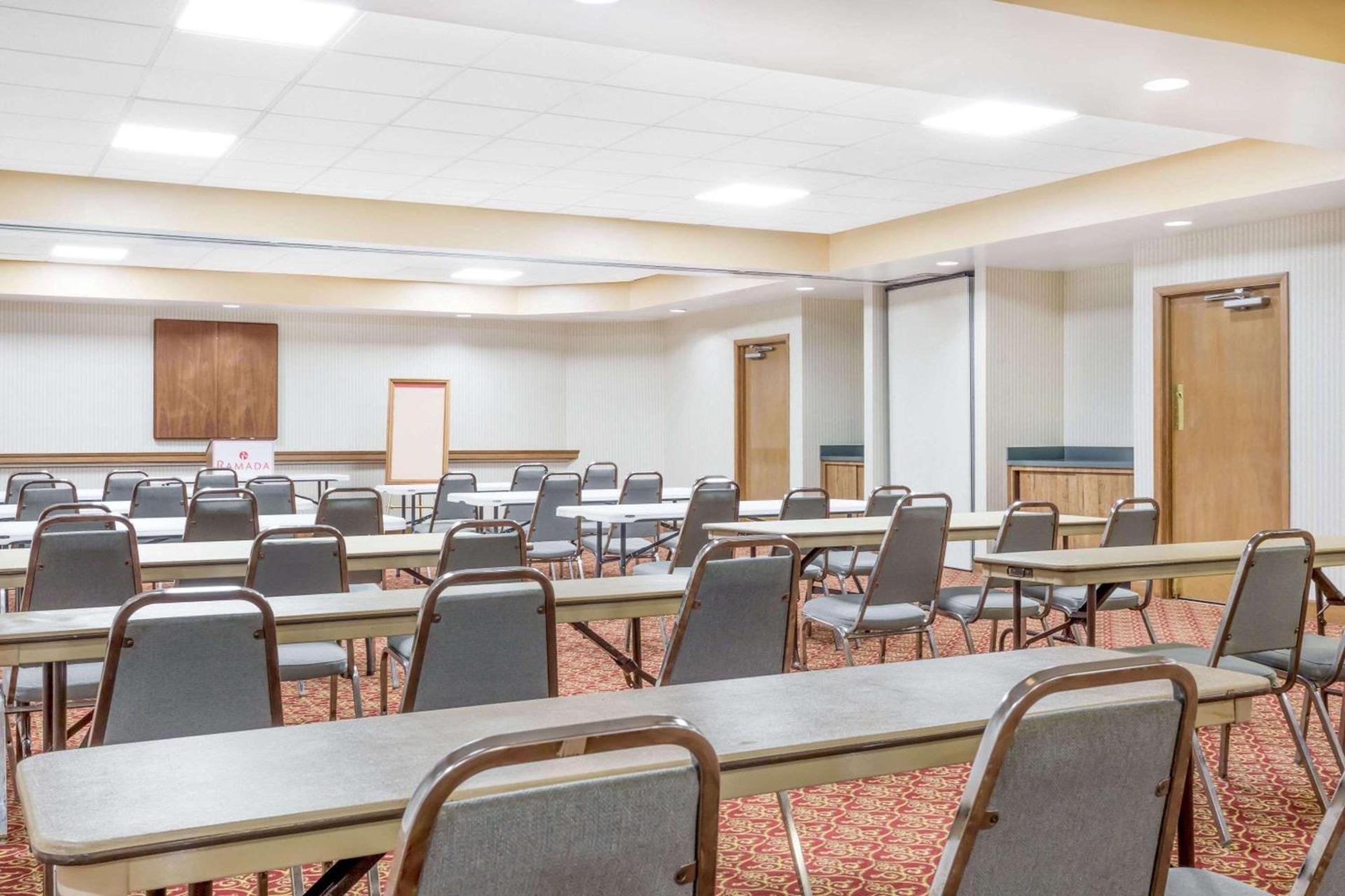 Ramada by Wyndham Macon photo 9