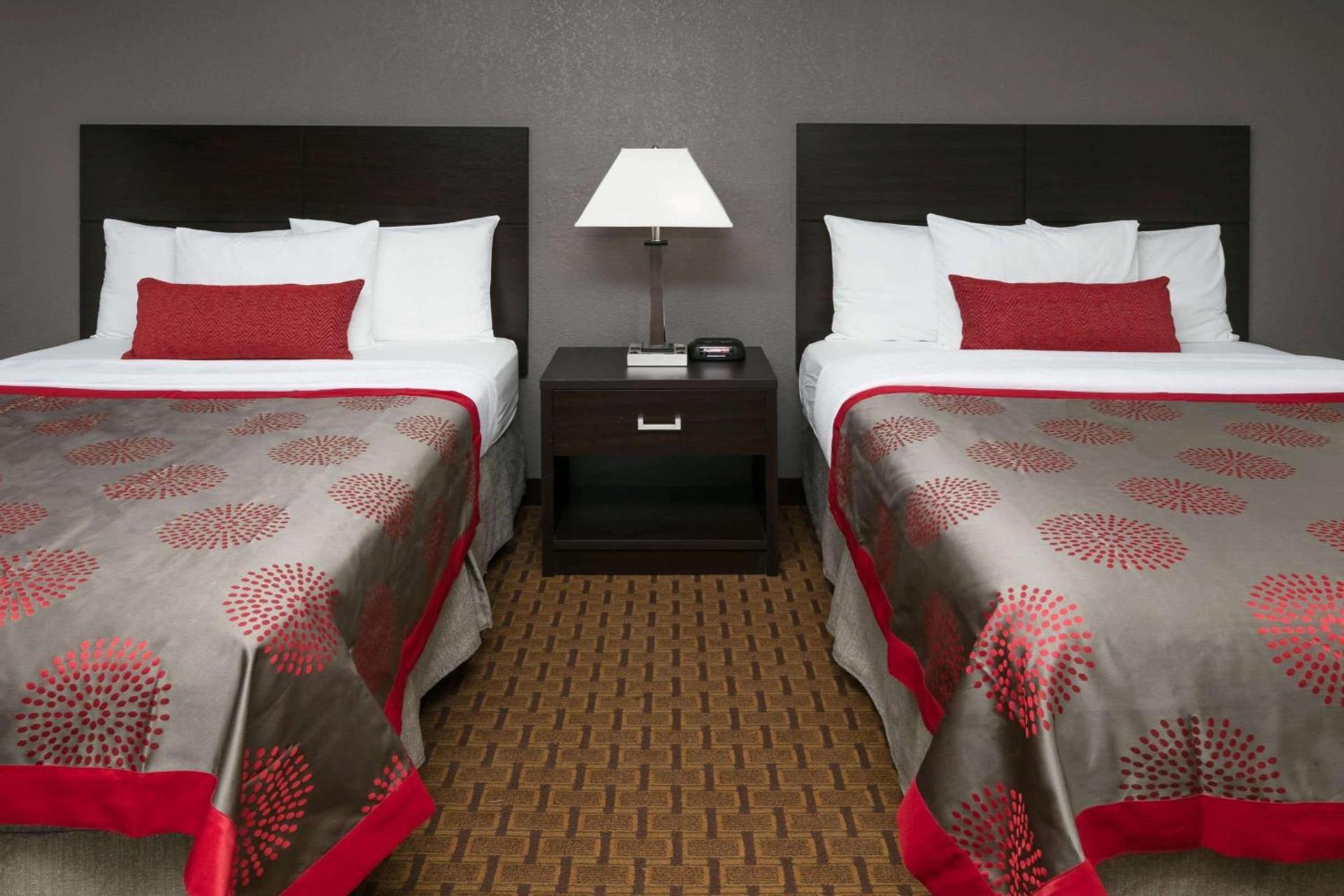 Ramada by Wyndham El Paso photo 10