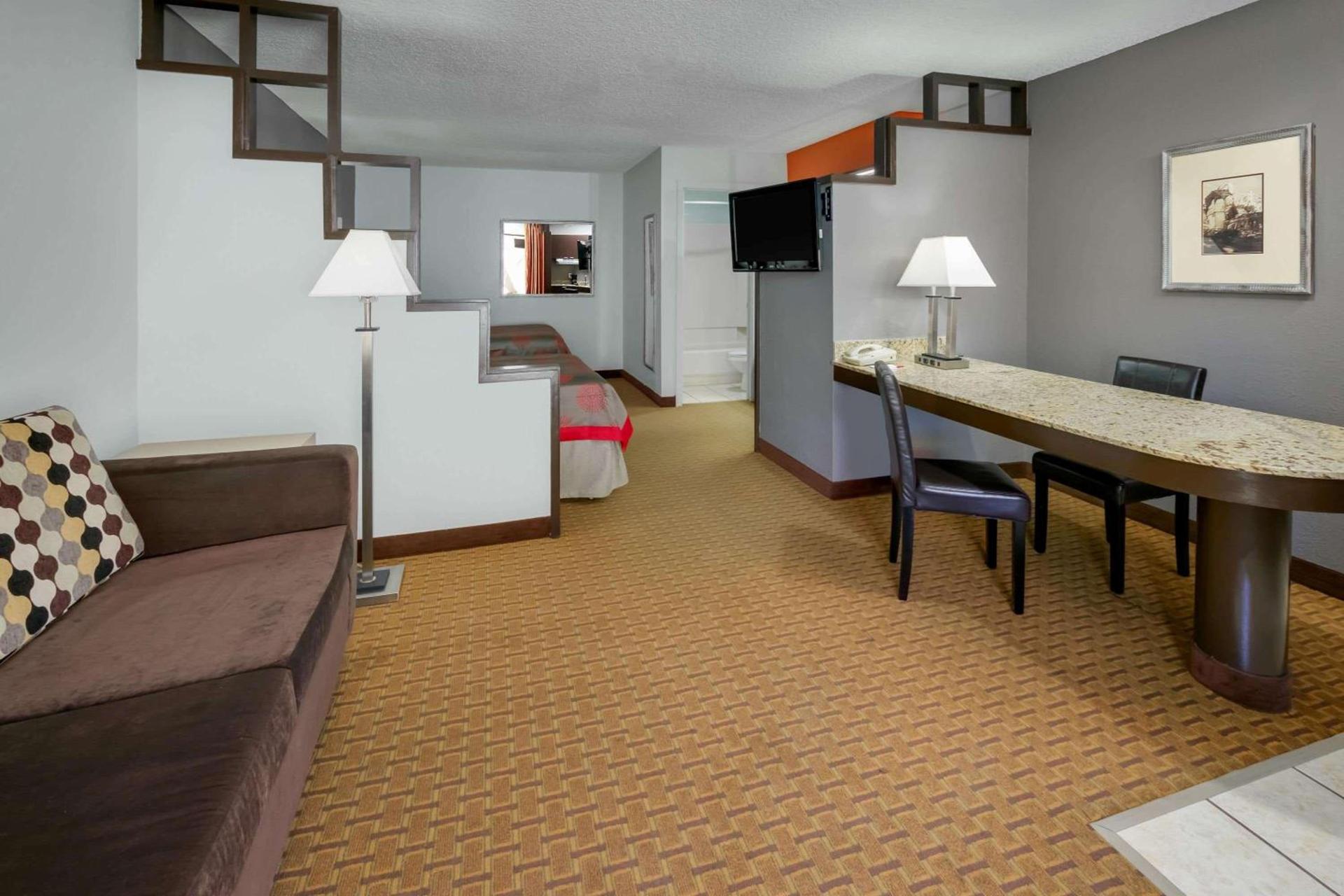 Ramada by Wyndham El Paso photo 14