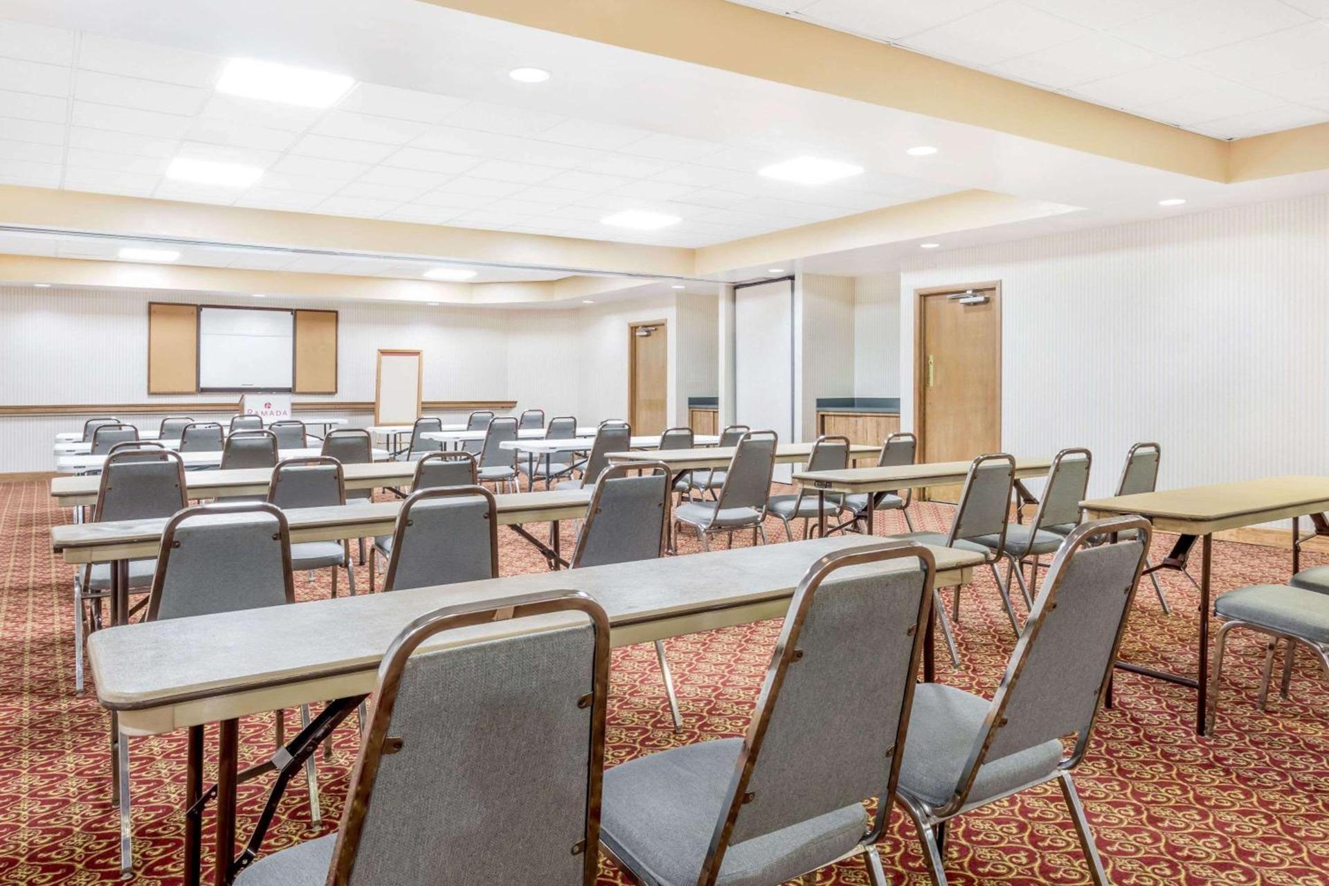 Ramada by Wyndham Macon photo 15