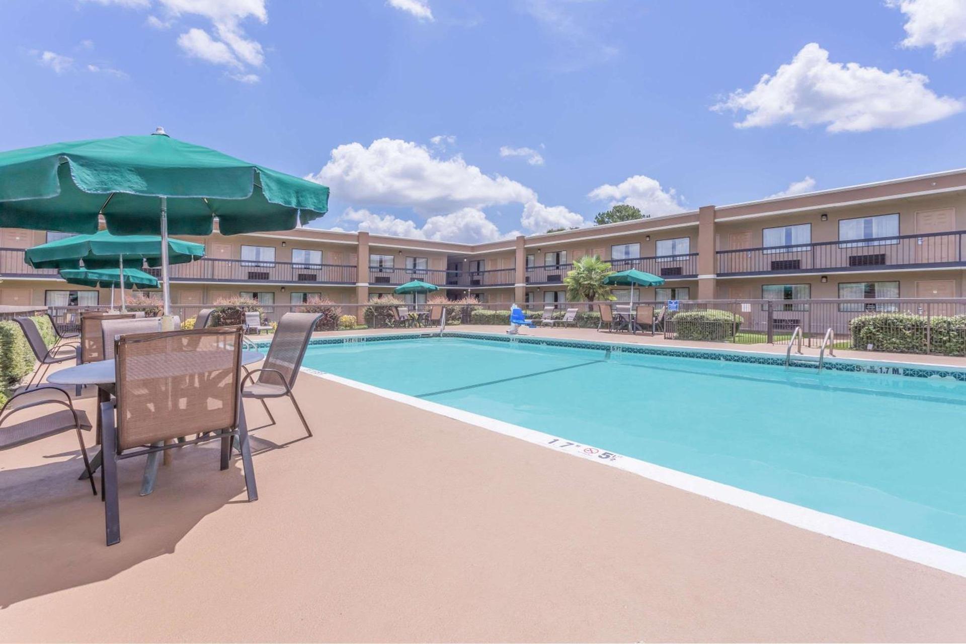 Ramada by Wyndham Macon photo 12