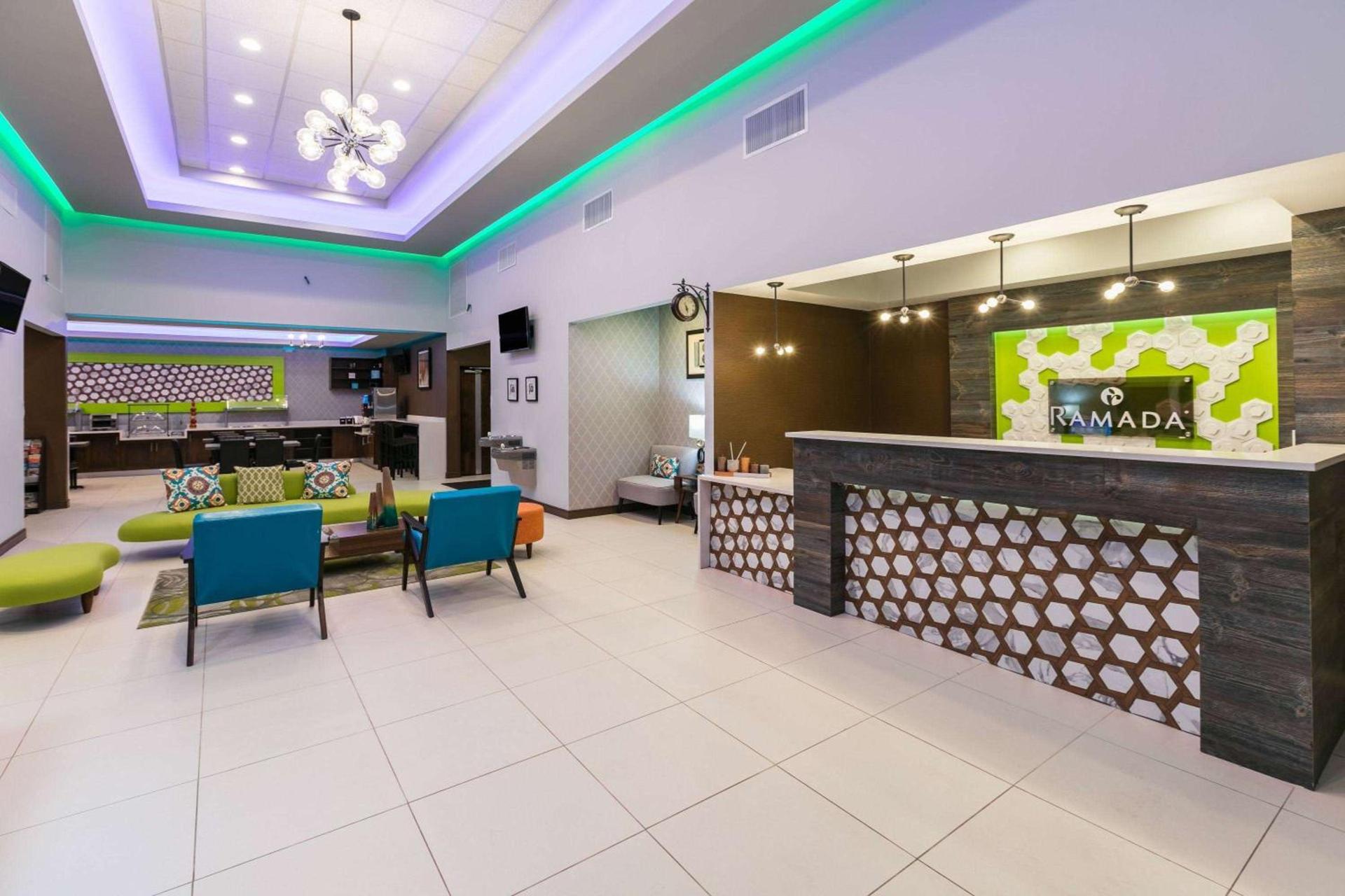 Ramada by Wyndham El Paso photo 3