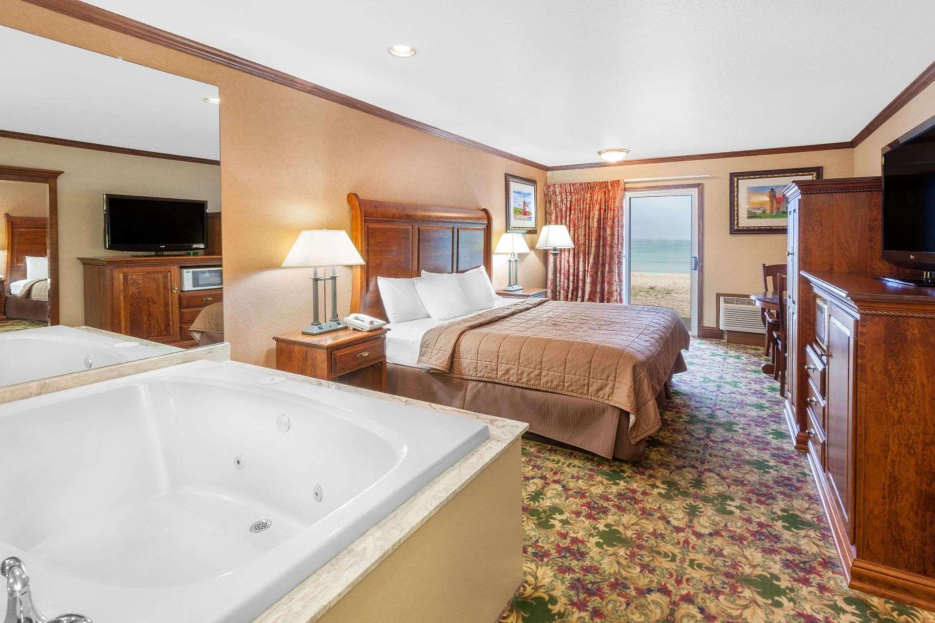 Ramada by Wyndham Mackinaw City Waterfront photo 57
