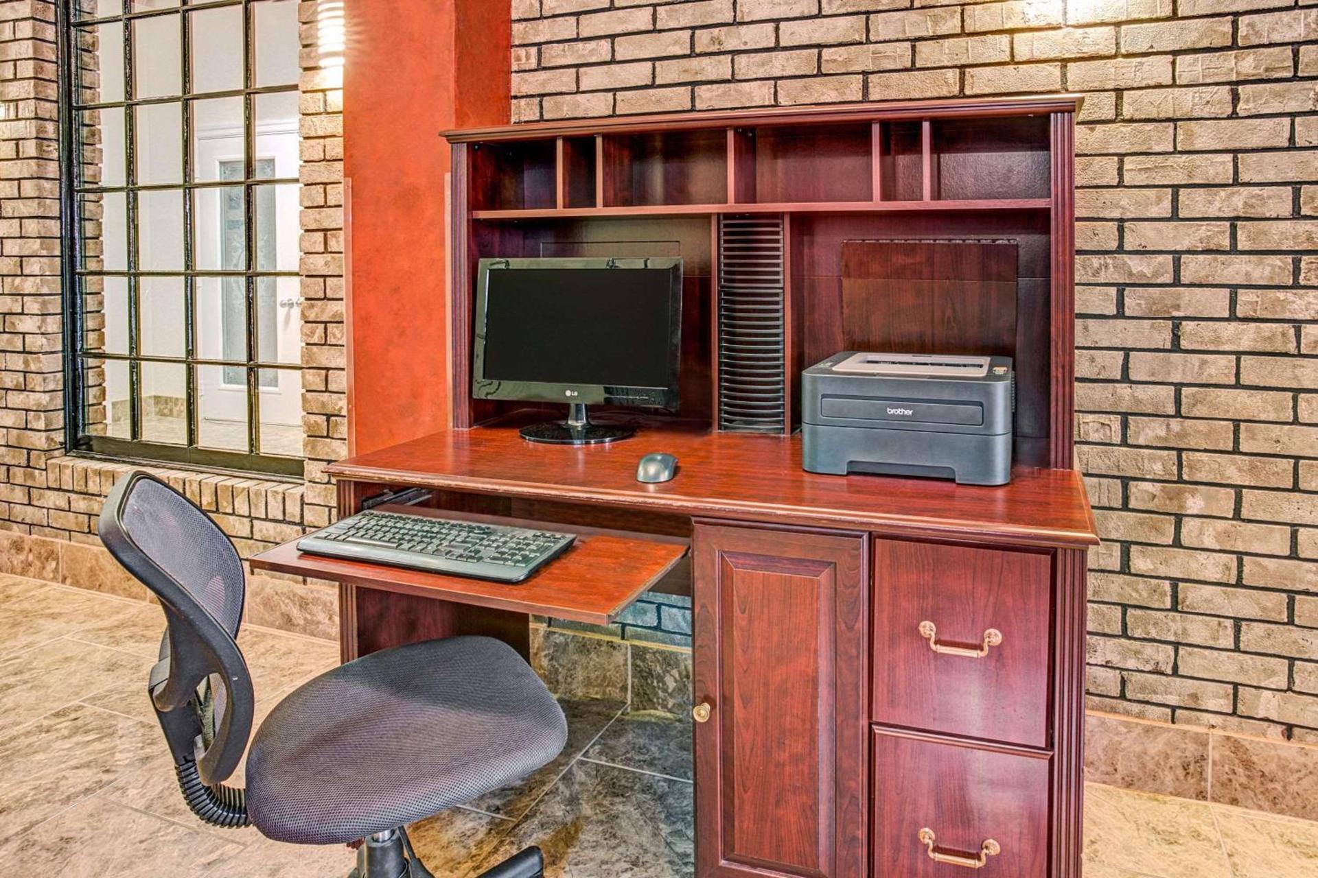 Ramada by Wyndham Murfreesboro photo 26