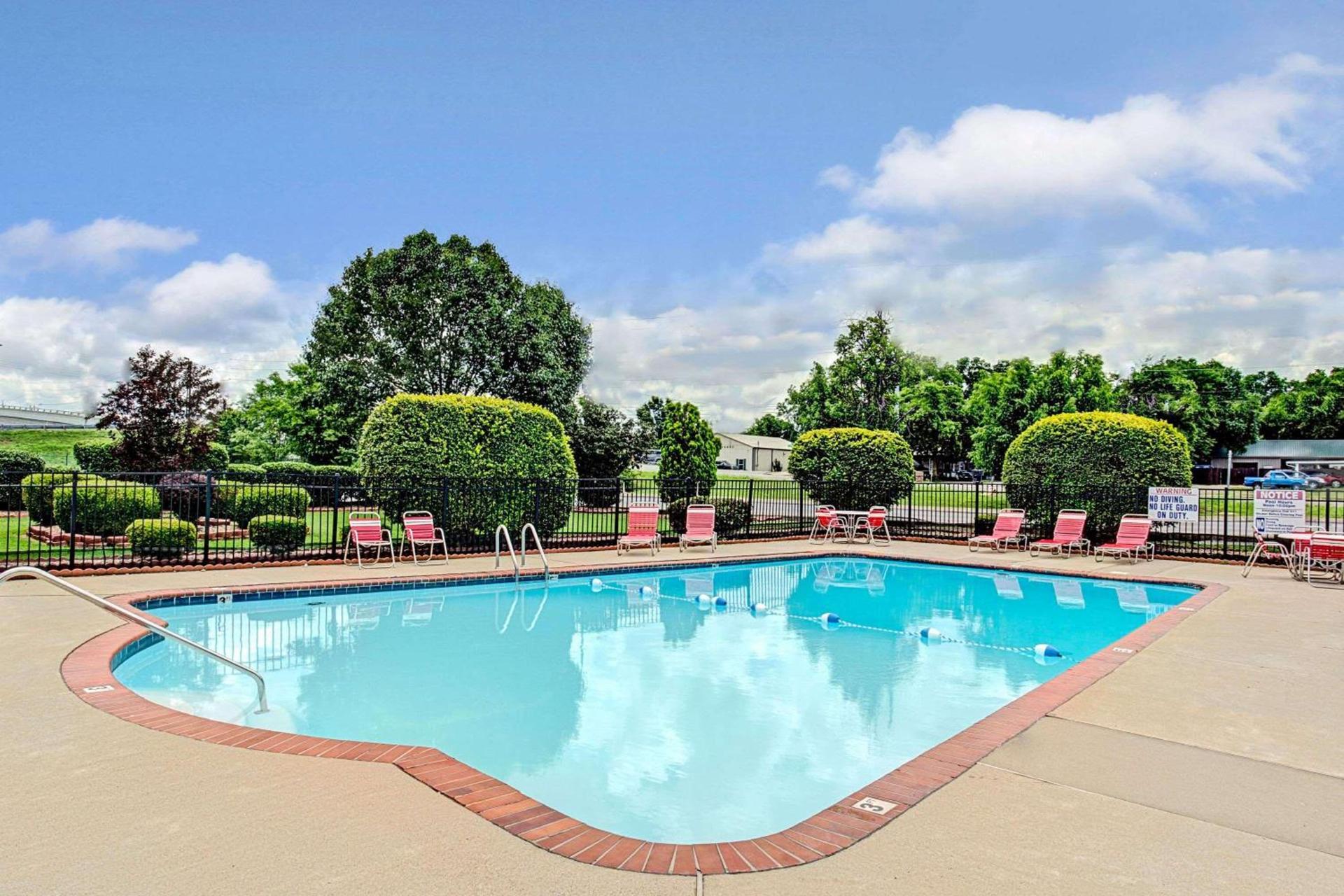 Ramada by Wyndham Murfreesboro photo 25
