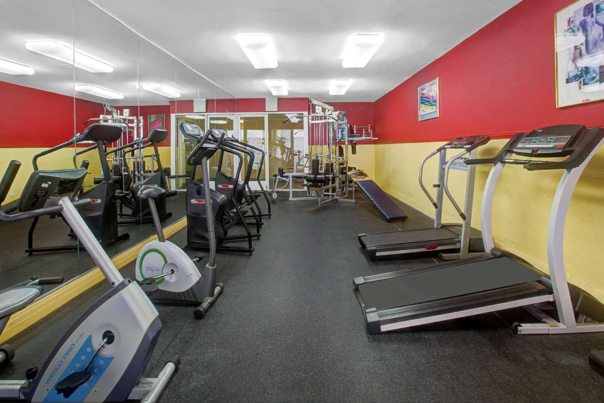 Ramada by Wyndham Hawthorne/LAX photo 4