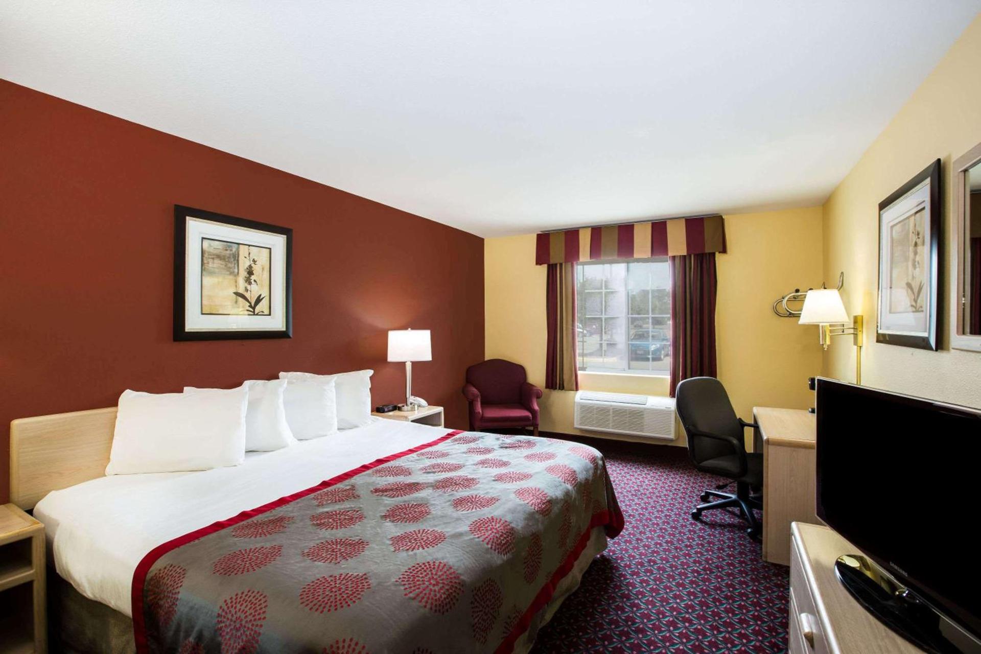 Ramada by Wyndham Sioux Falls photo 21