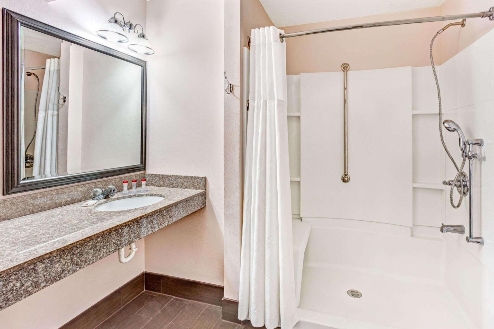 Ramada by Wyndham Murfreesboro photo 23